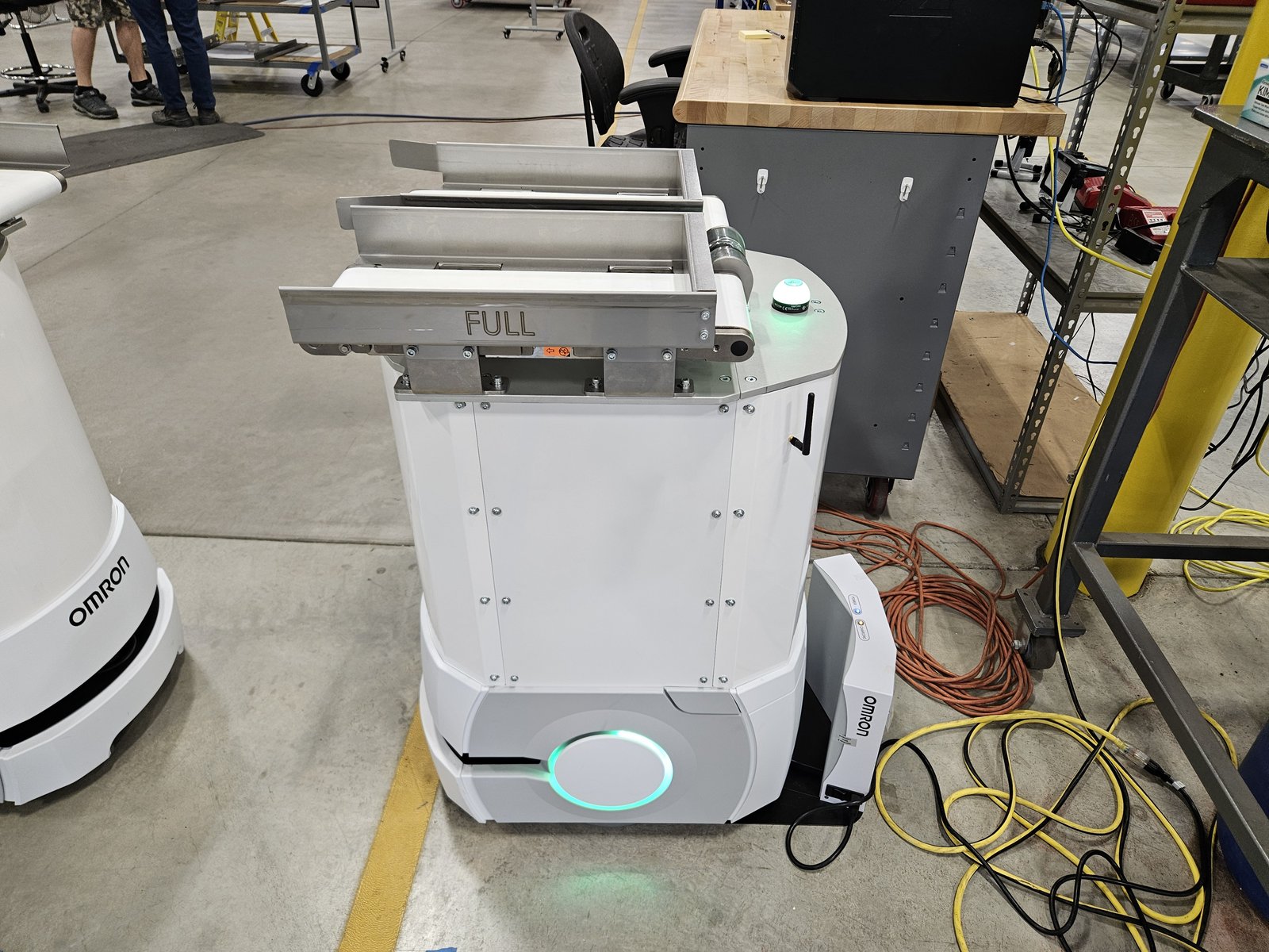 AMR with loaded sample carrier in a clinical lab